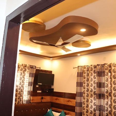 Hotel Famous Haridwār Exterior foto