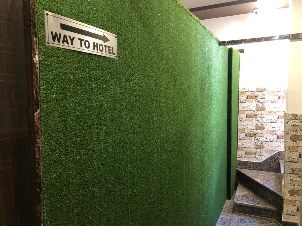 Hotel Famous Haridwār Exterior foto