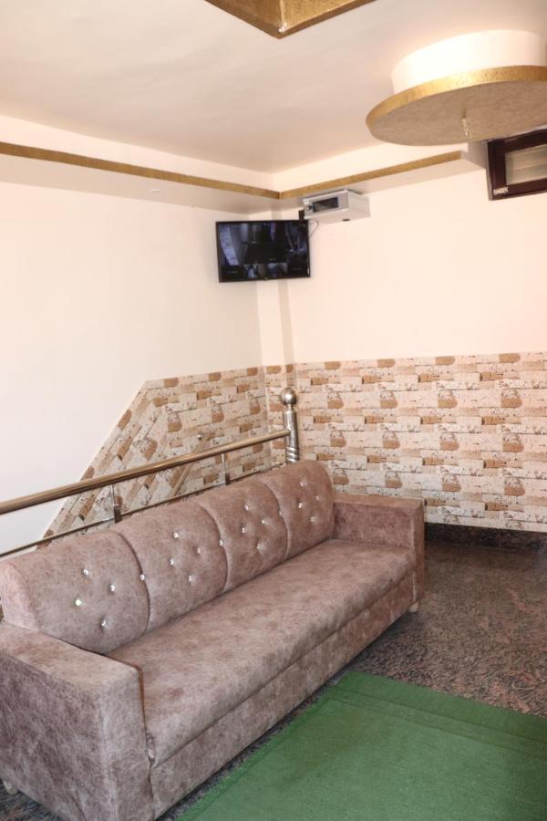 Hotel Famous Haridwār Exterior foto